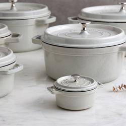 STAUB | LA COCOTTE - Kookpot - Ovaal - 310mm - Gietijzer - Witte truffel