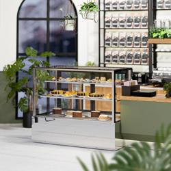 Vitrina pentru prajituri si torturi - 1,5 m - 2 rafturi - sticlă frontală unghiulară (LED)