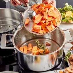 DEMEYERE | Industry 5 Roasting Pot with Lid – Ø240 mm – 18/10 Stainless Steel – Induction Ready