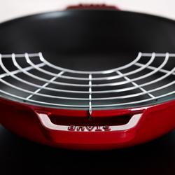 STAUB | SPECIALITIES - Сковорода WOK зі скляною кришкою - Ø 300 мм - Чавунна - Вишнева