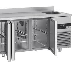 Hűtött munkaasztal PREMIUM - 2360x720 mm - GN 1/1 - 540 liter - ventilációs - 4 ajtóval - 1 medencével - felhajtással