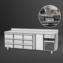 Tavolo refrigerato PREMIUM - 2330x700mm - 1 porta & 9 cassetti - con alzatina