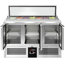 Saladette PREMIUM - 1365 mm - 3 dörrar - med kylbrunn för 7x GN 1/3 med glastopp