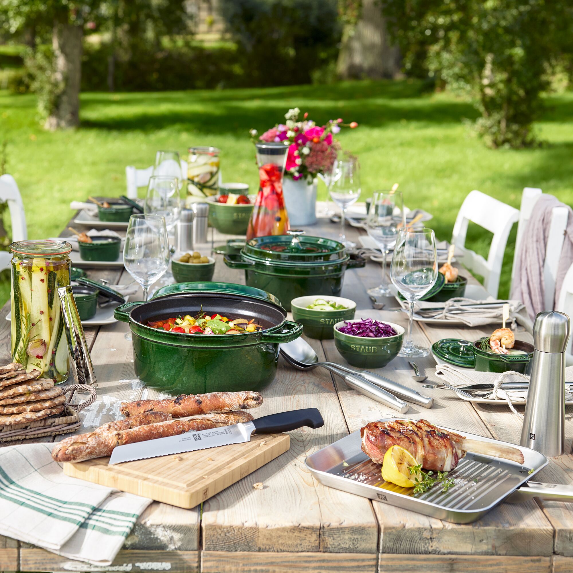 STAUB | Cocotte Round Enamelled Cast Iron Casserole Dish – Ø 180 mm – Basil Green
