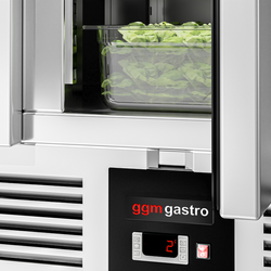 Saladette PREMIUM - 1365mm - 3 deuren - met ingang voor 7x GN 1/3 & Glazen deksel
