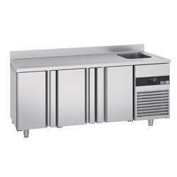 Masă frigorifică PREMIUM - 1900x700mm - cu 3 uși, 1 chiuvetă în dreapta - rebord