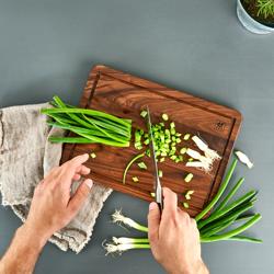 ZWILLING | لوح تقطيع مع حافة لتصريف السوائل - 250×350 مم