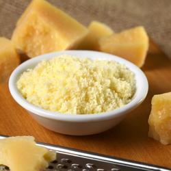 Standlı parmesan kabı