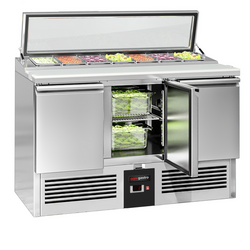 Saladette PREMIUM - 1365mm - 3 deuren - met ingang voor 7x GN 1/3 & Glazen deksel