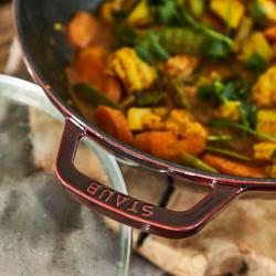 STAUB | SPECIALITATI - Wok cu capac din sticla - Ø 300mm - fonta - rosu grenadina 
