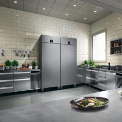 LIEBHERR | Kühlschrank Edelstahl PERFECTION - 597 Liter - GN 2/1 - Innen Edelstahl - mit 1 Tür & WiFi