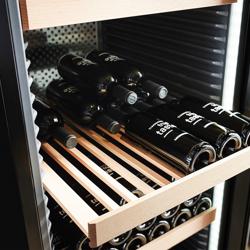 LIEBHERR | Refrigerador de vino PERFECTION - 1 zona climática - 642 litros - máx. 284 botellas