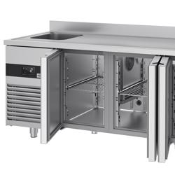 طاولة مبردة PREMIUM - 2360x720mm - 540 لتر - مع 1 حوض - مع 4 باب - حاجز خلفي