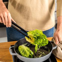 STAUB | Szczypce - 310 mm - silikon - czarny/drewno