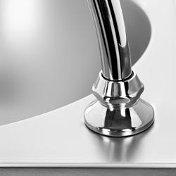 Handwaschbecken - Edelstahl - mit Wasserhan, Kniebedienung & Seifenspender