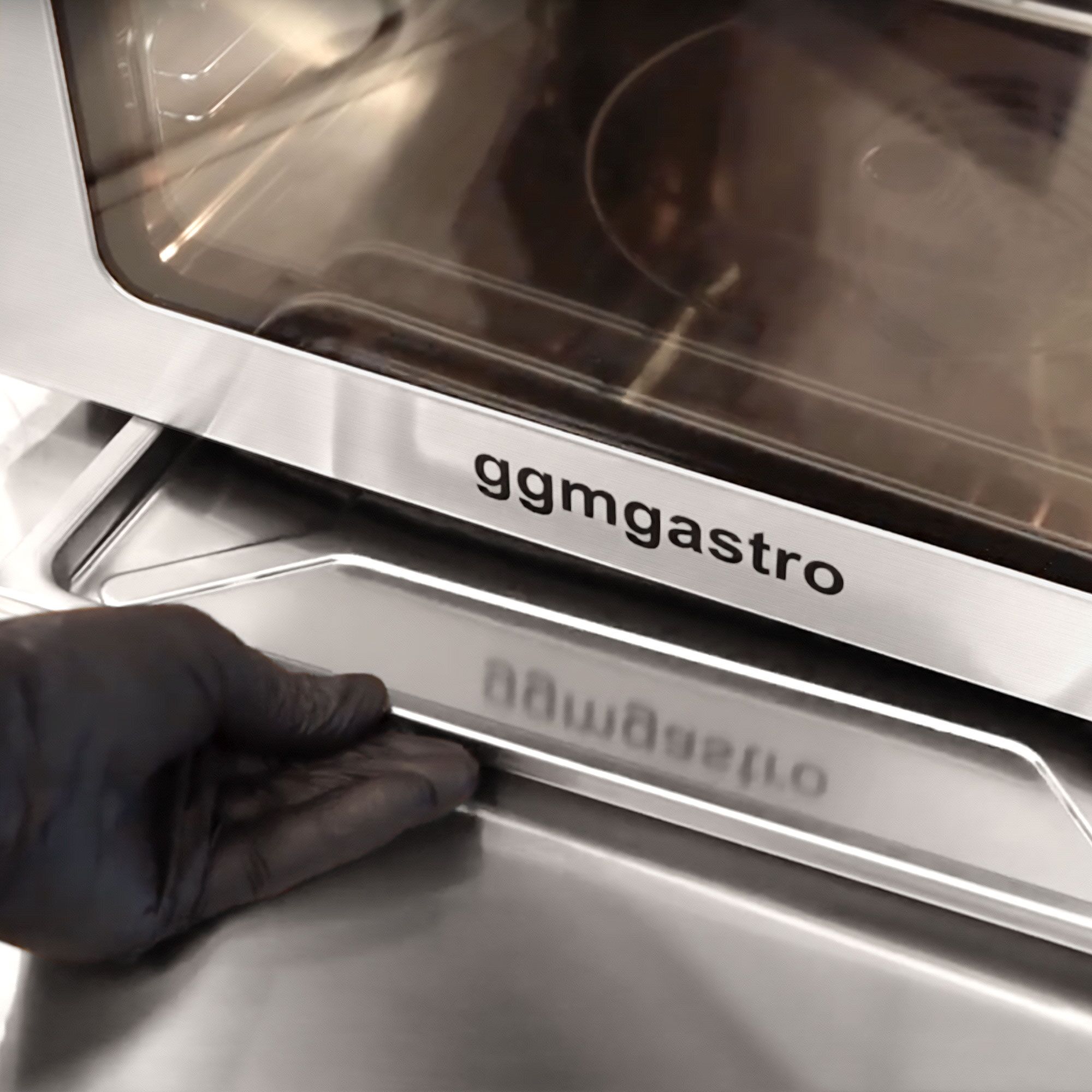 Electric Commercial Compact Convection Oven with Steam Injection - Manual Controls - 1 Baking Chambers - 1x 353x327mm - 30L - incl. 1x Grid & 1x Baking Tray 353x327mm