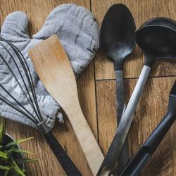 Wooden pan turner – 30 cm - Beechwood - Dishwasher-Safe