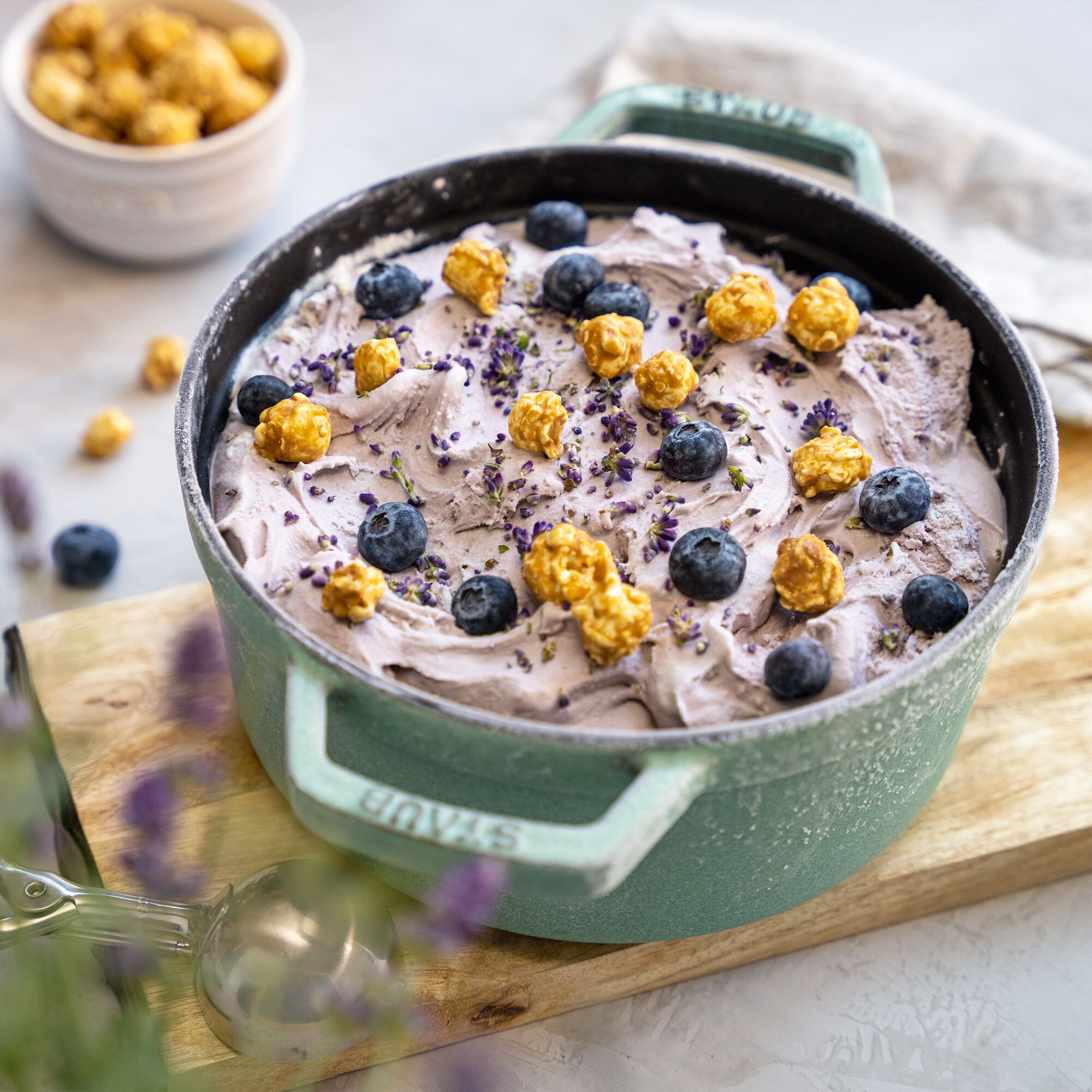 STAUB | Cocotte Round Enamelled Cast Iron Casserole Dish – Ø 180 mm