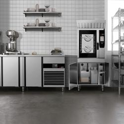 Forno combinato a vapore - Touch - 6x GN 1/1 - con griglia per polli, sistema di raccolta grassi, tavolo armadiato da lavoro, sistema di lavaggio e sensore di temperatura