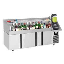 Bár/italhűtőasztal - 1,6 x 0,6 m - 235 liter - 3 ajtóval és polcokkal