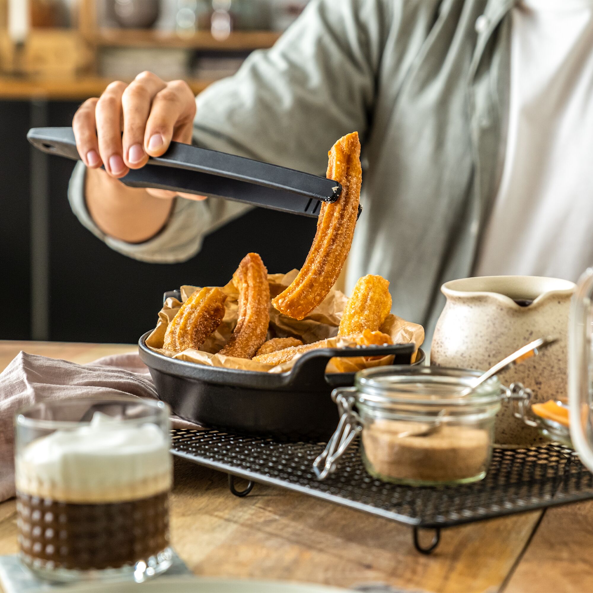 STAUB | Pince – 310 mm – Silicone – Noir / Bois