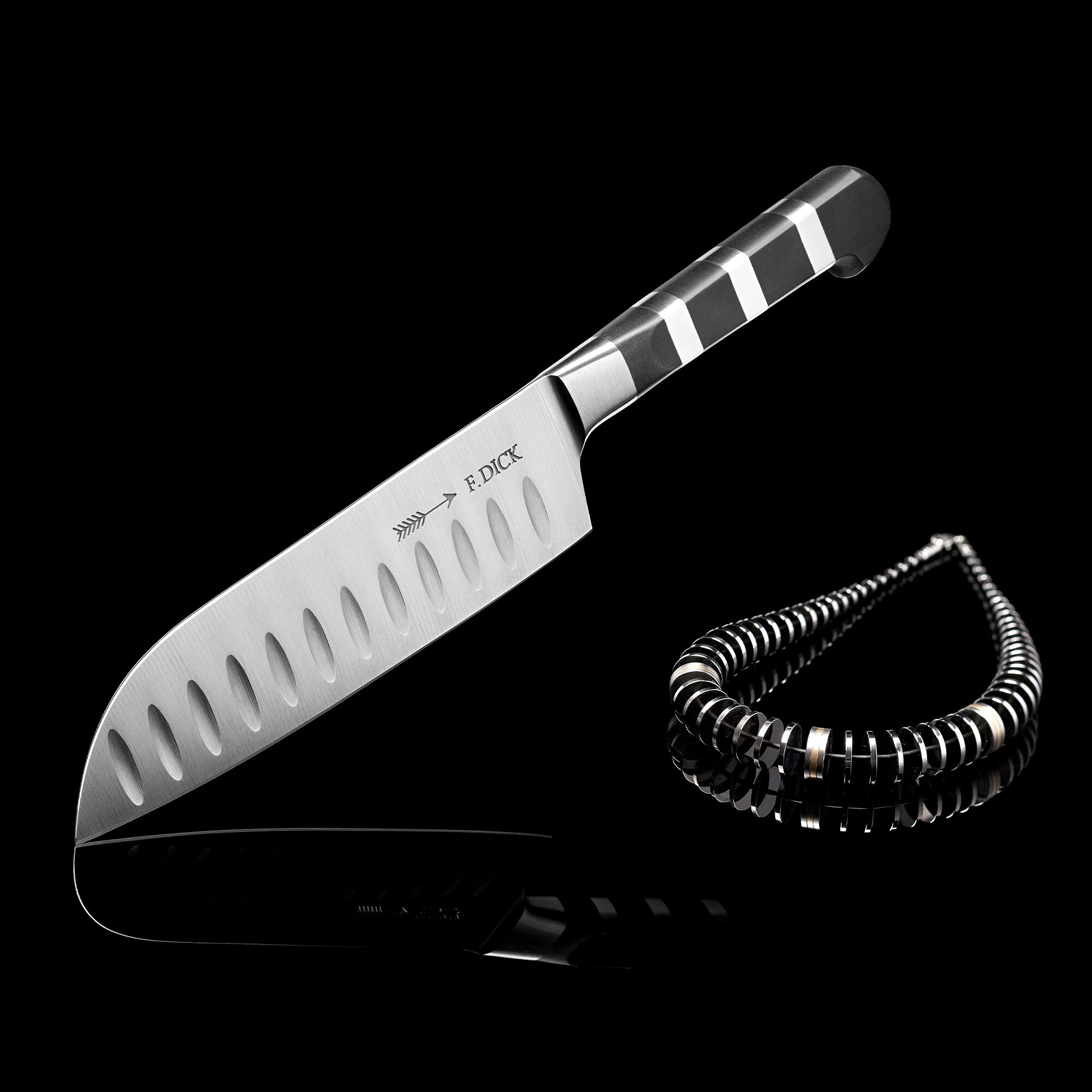 F. DICK | 1905 - Couteau Santoku - avec lame creusée - Lame: 180 mm