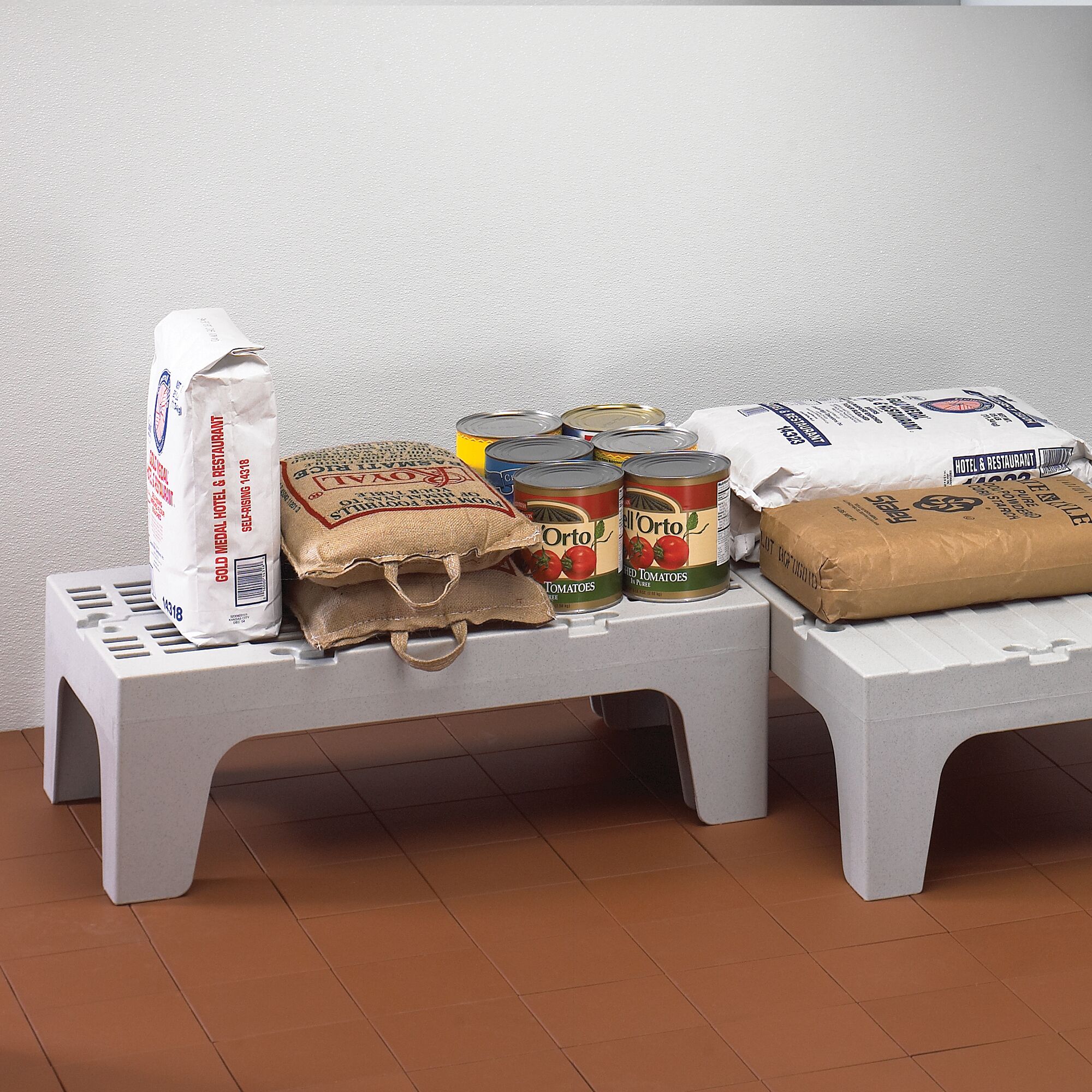 CAMBRO | S Series Heavy-Duty Dunnage Rack – Slotted Surface – 915×533×300 mm – Grey Speckled