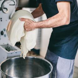 Spiraalitaikinakone - 42 l / 38 kg - 2-nopeuksinen - irrotettava kulho ja kallistettava sekoituspää - ajastin - 400 V