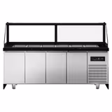 Saladette réfrigérée - 2550mm - façade décor bois naturel - 4 portes - avec vitrine de comptoir pour 6x GN 1/1 & 1 étagère - plan de travail en granit noir