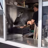 Piastra panini professionale - 2,2kW - piastre: lisce sopra e sotto - Superficie di cottura: 350x330mm