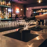 Sciacquabicchieri professionale da bar - per lavello - senza troppopieno - con regolatore di flusso integrato - attacco G3/8" - Nero