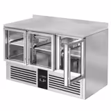 Koelwerkbank PREMIUM - 1368x700mm - 368 liter - met 3 glazen deur(en) - met opstand