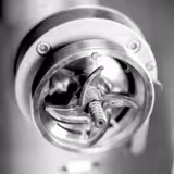 Picadora de carne eléctrica industrial boca 32 - 600kg/h - 2,20 kW - 1400rpm - placa 4mm - refrigerada