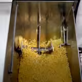 Machine à pâtes fraîches professionnelle avec mélangeur intégré - 8,4kg/h - 750W - Ø75mm - incl. Coupe-pâtes