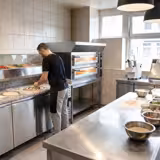 Pizzawerkbank ECO - 2025x800mm - met granieten werkblad - met 3 deuren - incl. glasvitrine - 9x GN 1/3