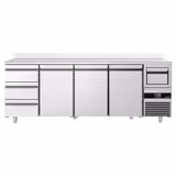 Frigider bar tip tejghea PREMIUM - 2690x600 mm - 775 L - 3 uși pline, 3 sertare, bordură spate 40 mm & sertar pentru zaț de cafea (knock box)