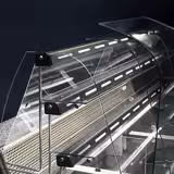 Vitrină frigorifică și pentru prăjituri – 1900 mm – cu iluminare – 3 rafturi și sertare pentru torturi
