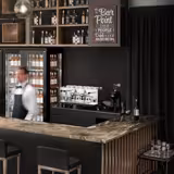 Arbeitsschrank - für Kaffeemaschine - 1200x600mm - mit 2 Schubladen, 1 Tür, Mülleimer & Aufkantung