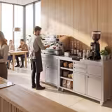 Szafka robocza ze stali nierdzewnej - 1292x600mm - z drzwiami na zawiasach, 2 szufladami, koszem na śmieci, powierzchnią przechowywania 2-poziomową po lewej stronie, z rantem - pod ekspres do kawy