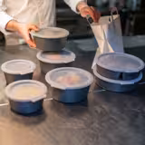 (12 pièces) Barquette de menu réutilisable – 1,1 litre – Ronde – Gris