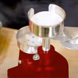 Hamburger Köfte Presi - küçük - Ø100mm - Kırmızı - Köfte kalıbı dahil Ø10cm