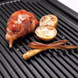 Grillezőlap gázos vízigrillhez - 530x325x20 mm | GN 1/1 - öntött alumínium | reciklált anyag | bordázott felület | tapadásmentes bevonat - kombigőzölőkhöz és sütőkhöz