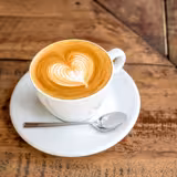 Kaffeemühle - 1,2kg - Ø 83mm Flachmahlscheibe - automatische Erkennung des Siebträgers - Weiß