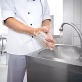 Chiuveta bucătarului - cu baterie (racord apa rece și calda) si distribuitor de sapun