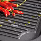 Grillplatta GN 2/3 - 355x325x20 mm - räfflad - non‑stick - aluminium gjutgods - för kombiugn och spis/ugn