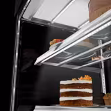 Vetrina pasticceria refrigerata MADRID - per pasticceria - 1010l - 1500mm - Doppio vetro - con 3 ripiani - porte posteriori scorrevoli; LED interni; 4 lati vetro - Nero opaco