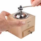 (6 kusy) PEUGEOT | LE MOULIN D'OLIVIER ROELLINGER - Mlýnek na pepř/koření s klikou - Přírodní - Výška: 130 mm