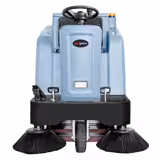 Spazzatrice uomo a bordo aspirante a batteria professionale - Capacità di lavoro 7.500m²/h - Larghezza di lavoro 1150mm - con spruzzo d’acqua (abbattimento polveri)