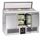 Saladette réfrigérée PREMIUM - 1365mm - 248L - 3 portes - avec découpe pour 7x GN 1/3 & Couvercle verre