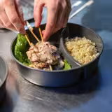 (12 τεμάχια) Επαναχρησιμοποιήσιμος δίσκος γεύματος - 1,1 λίτρο - στρογγυλός - γκρι